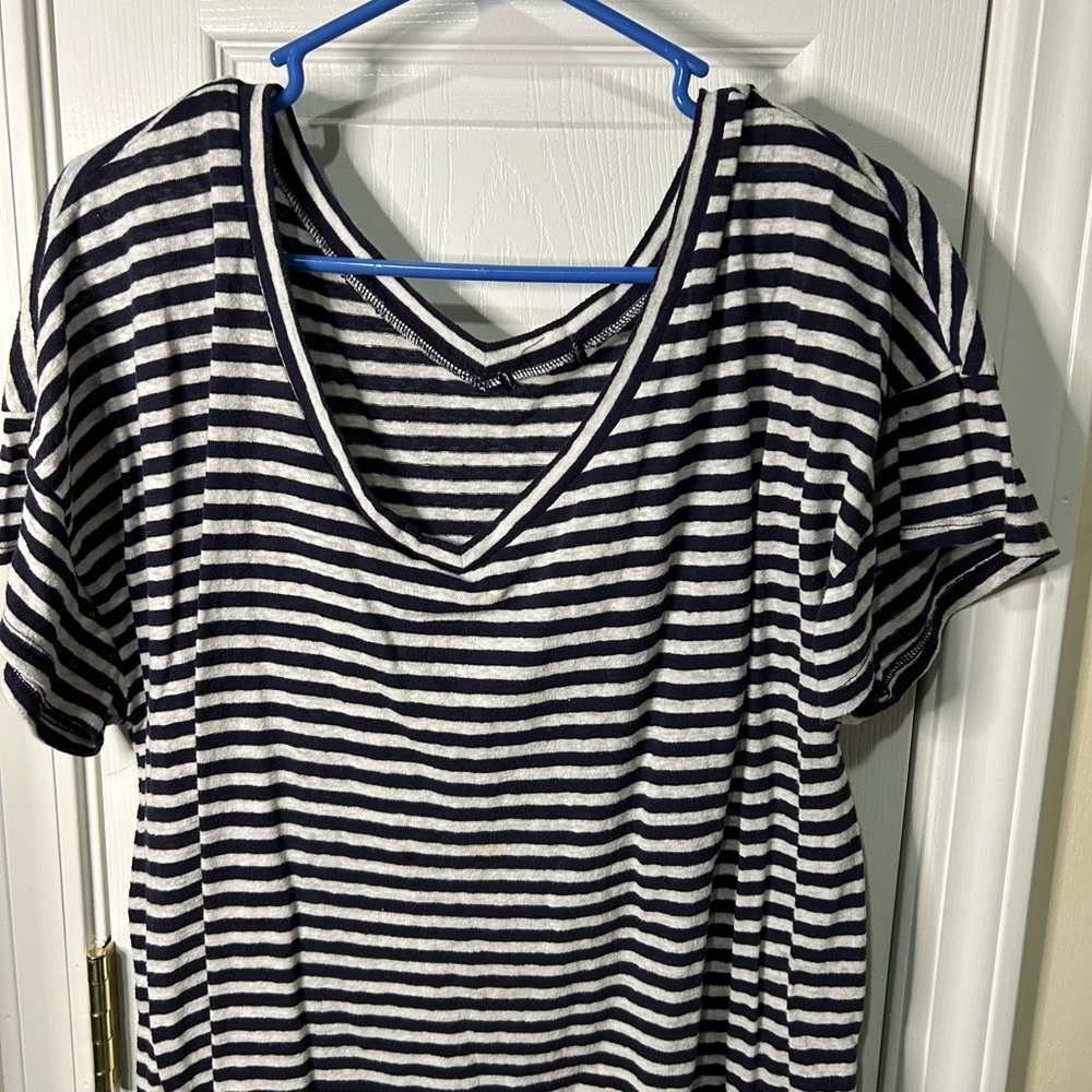 GAP Black and White Boxy Relaxed T-Shirt